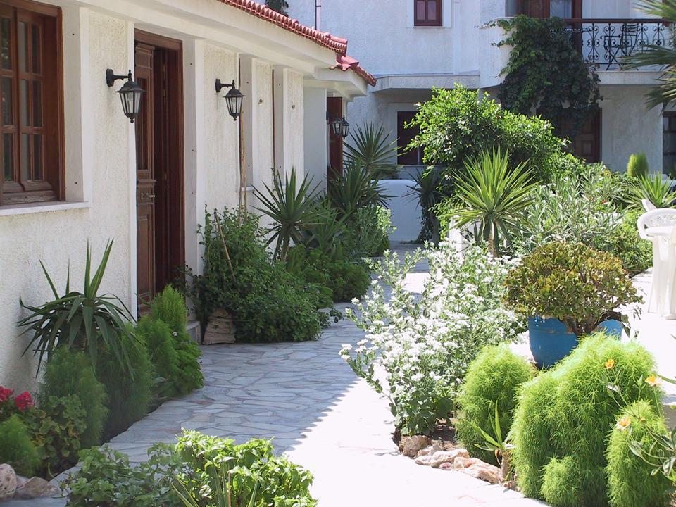 Hotel Agnanti Agios Konstantinos  Bagian luar foto
