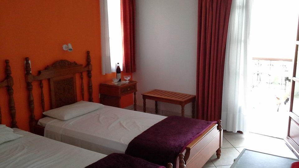 Hotel Agnanti Agios Konstantinos  Bagian luar foto